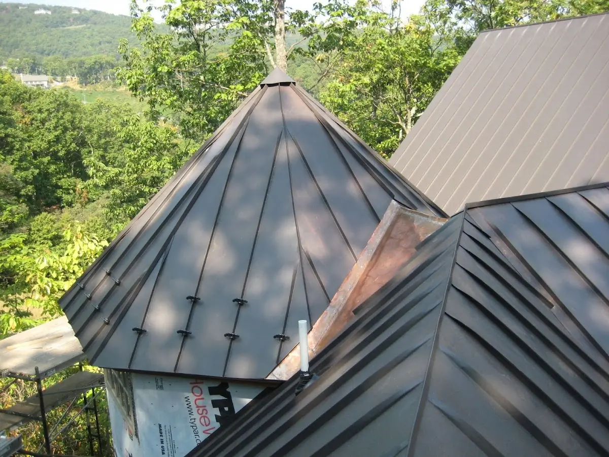 Professional Roof Tarp Installation by Craftsman Roofing in Kaseberg - Kingswood